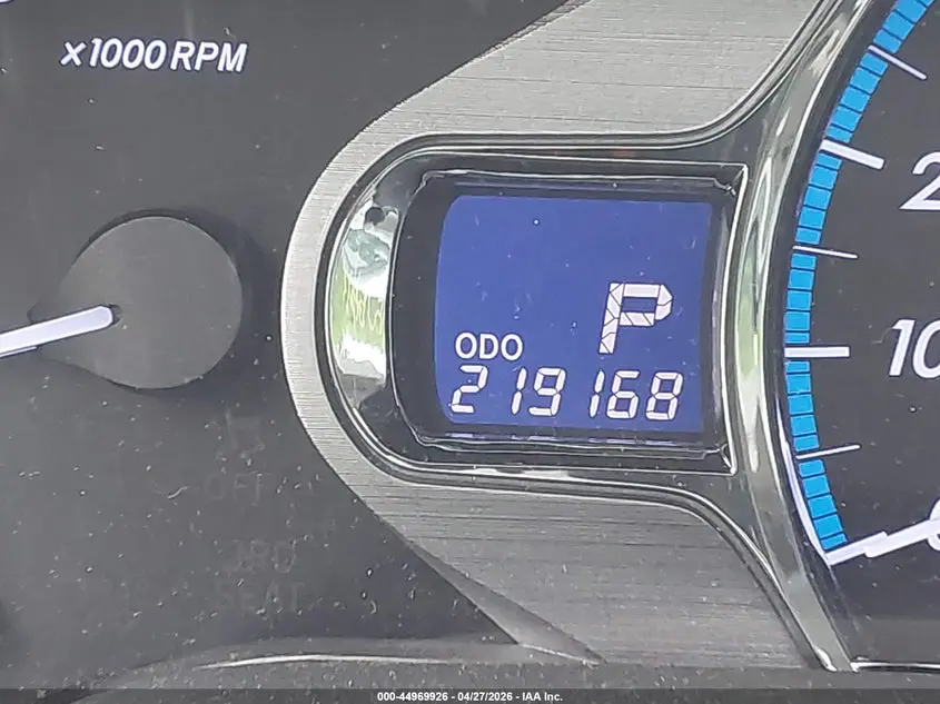 2013 TOYOTA SIENNA XLE V6 8 PASSENGER