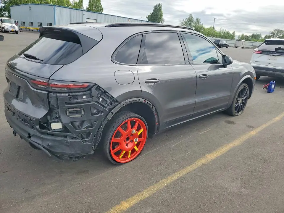 2022 PORSCHE CAYENNE   