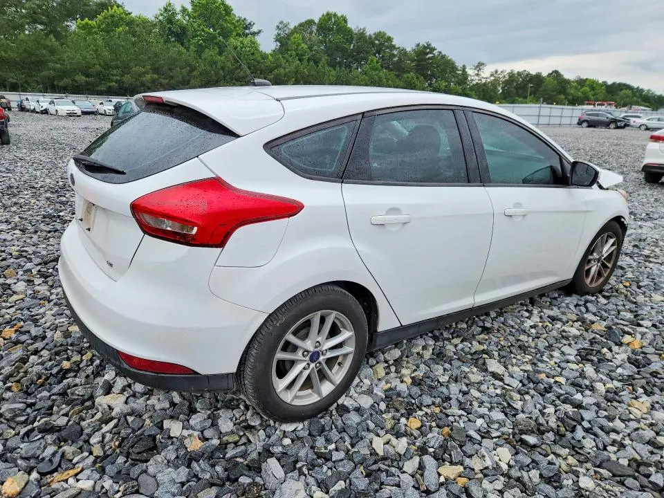2017 FORD FOCUS SE  