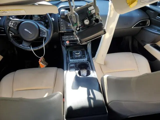 2017 JAGUAR XE PREMIUM  