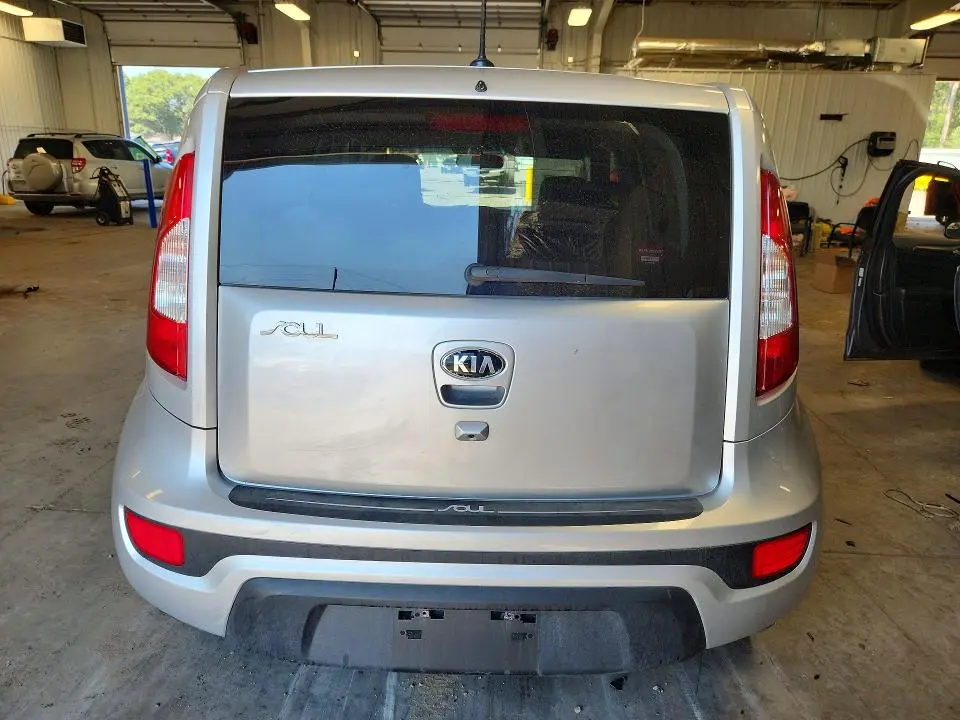 2013 KIA SOUL +  
