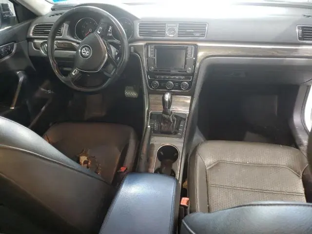 2016 VOLKSWAGEN PASSAT SE  