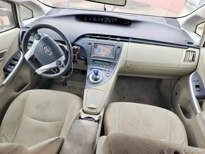 2010 TOYOTA PRIUS III  