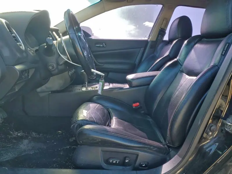 2010 NISSAN MAXIMA S  