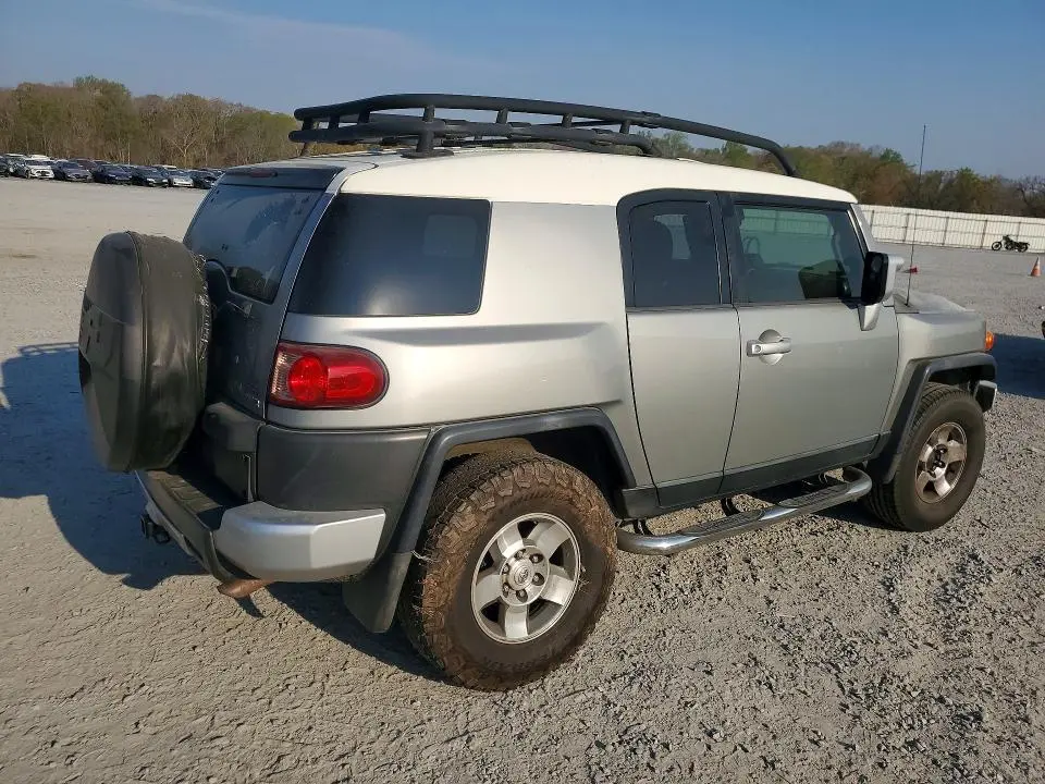 2010 TOYOTA FJ CRUISER BASE  