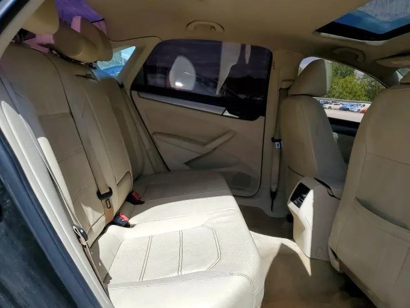 2014 VOLKSWAGEN PASSAT SE  