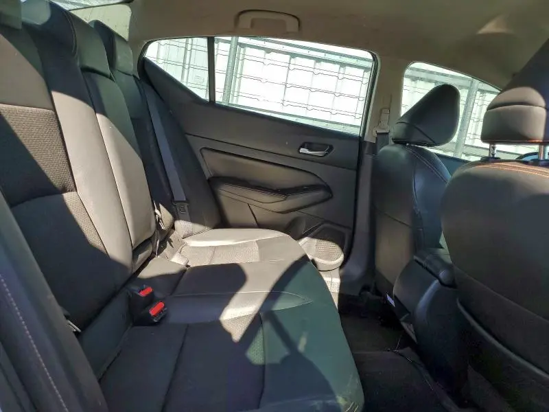 2022 NISSAN ALTIMA SR  