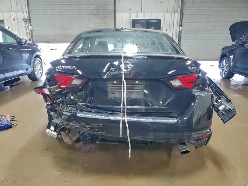 2022 NISSAN ALTIMA SR  