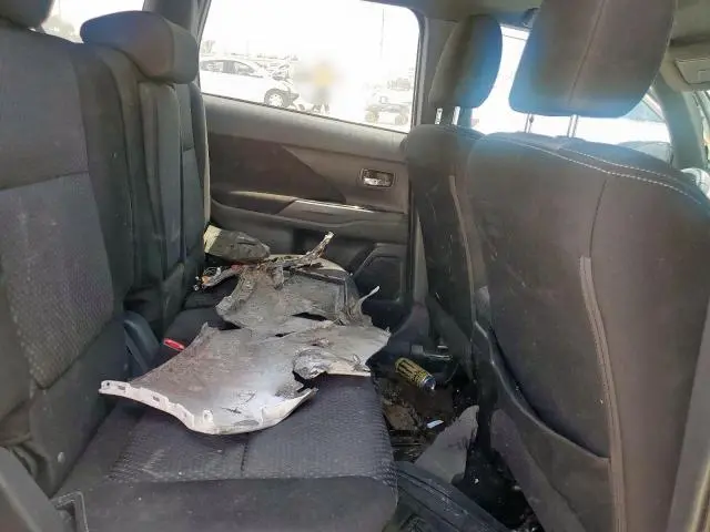 2018 MITSUBISHI OUTLANDER SE  