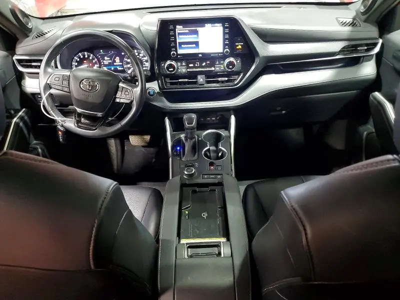 2021 TOYOTA HIGHLANDER XSE  