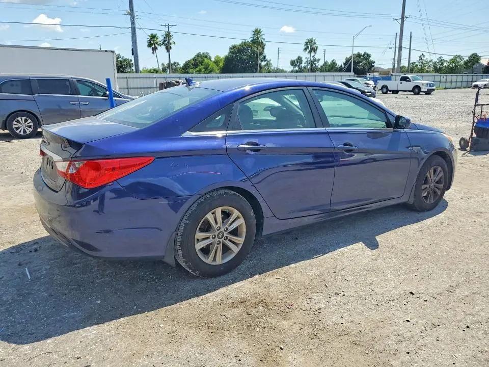 2011 HYUNDAI SONATA GLS  