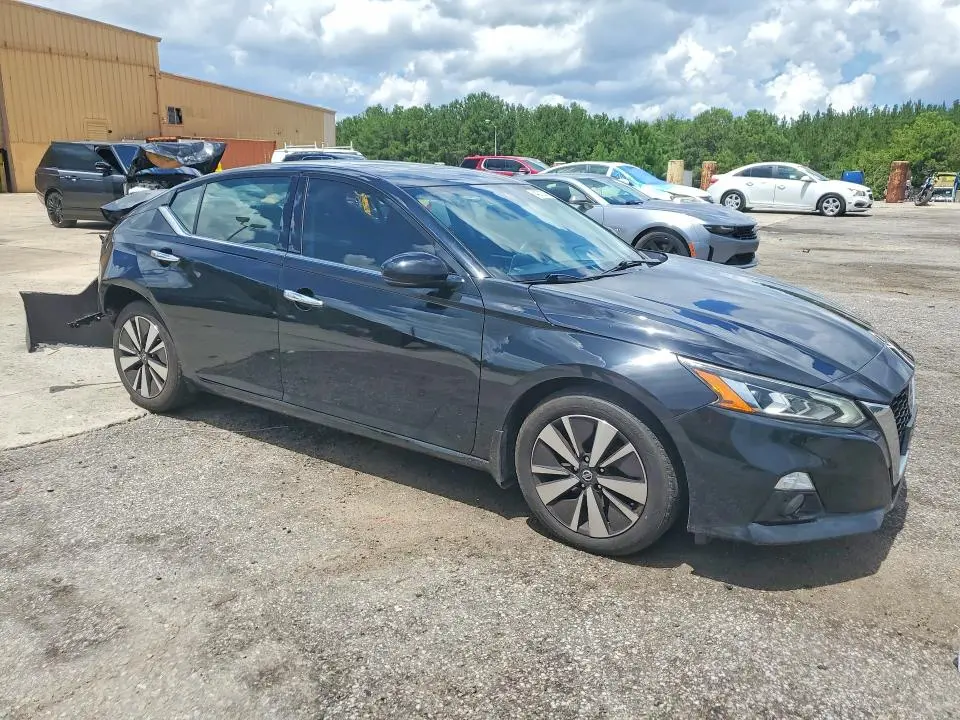 2019 NISSAN ALTIMA SV  