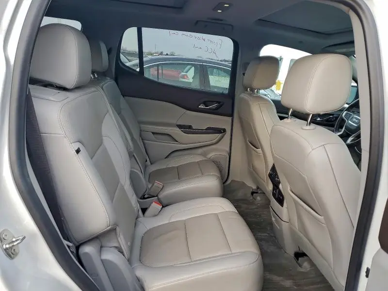 2021 GMC ACADIA SLT  