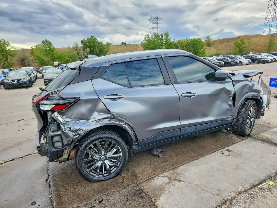 2021 NISSAN KICKS SV  