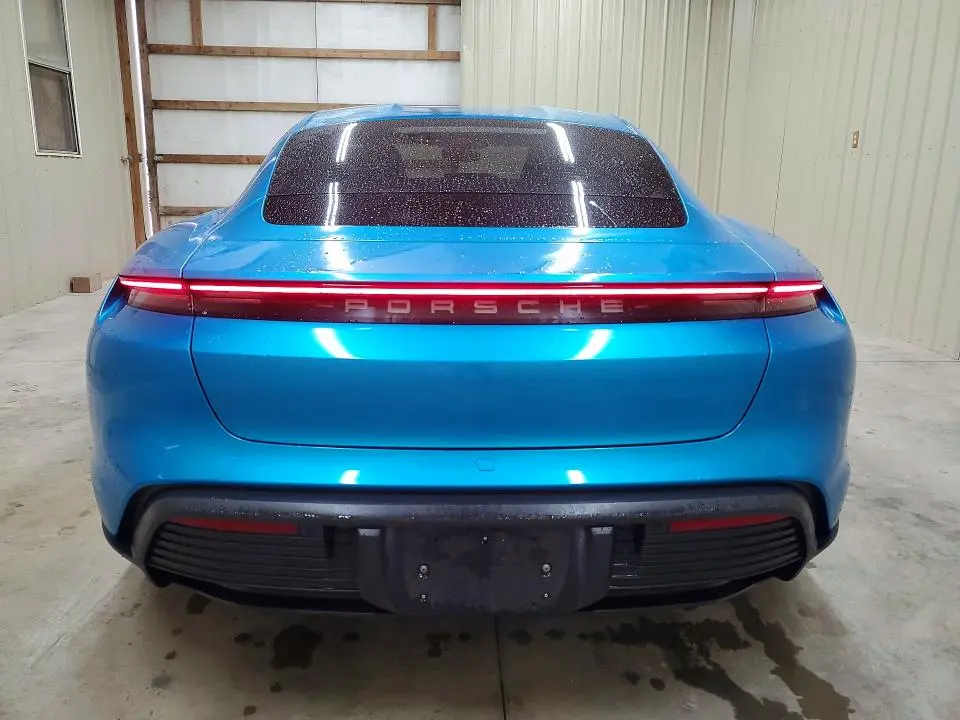 2021 PORSCHE TAYCAN   