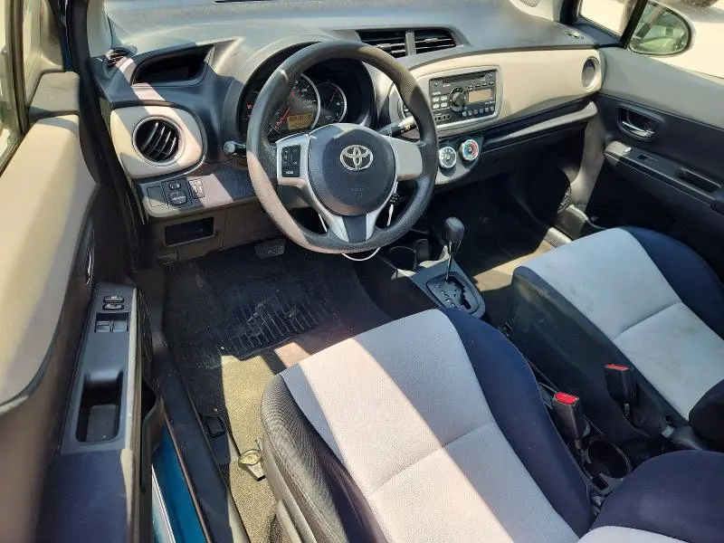 2013 TOYOTA YARIS 3-DOOR LE  