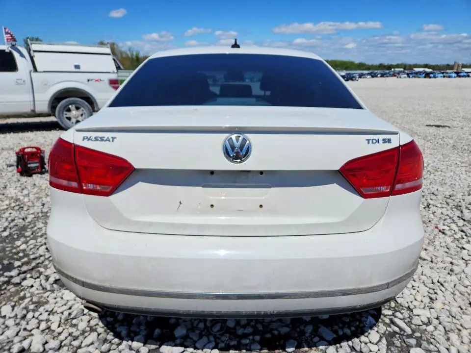 2014 VOLKSWAGEN PASSAT SE  
