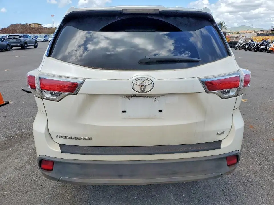 2014 TOYOTA HIGHLANDER LE  