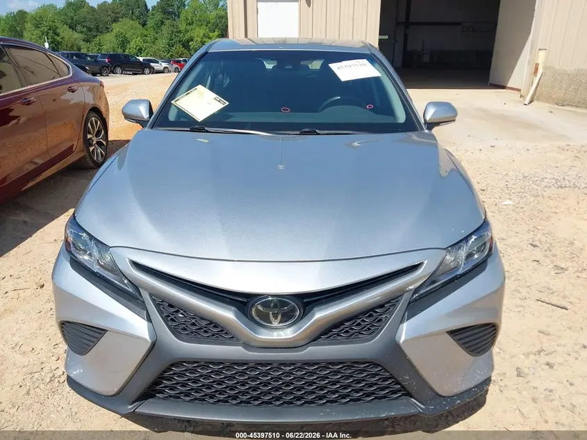 2018 TOYOTA CAMRY SE