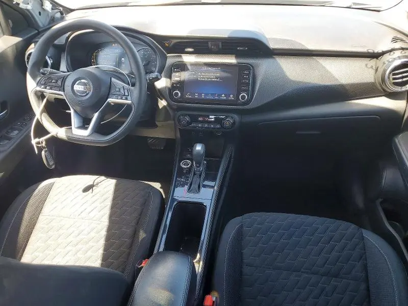 2021 NISSAN KICKS SV  