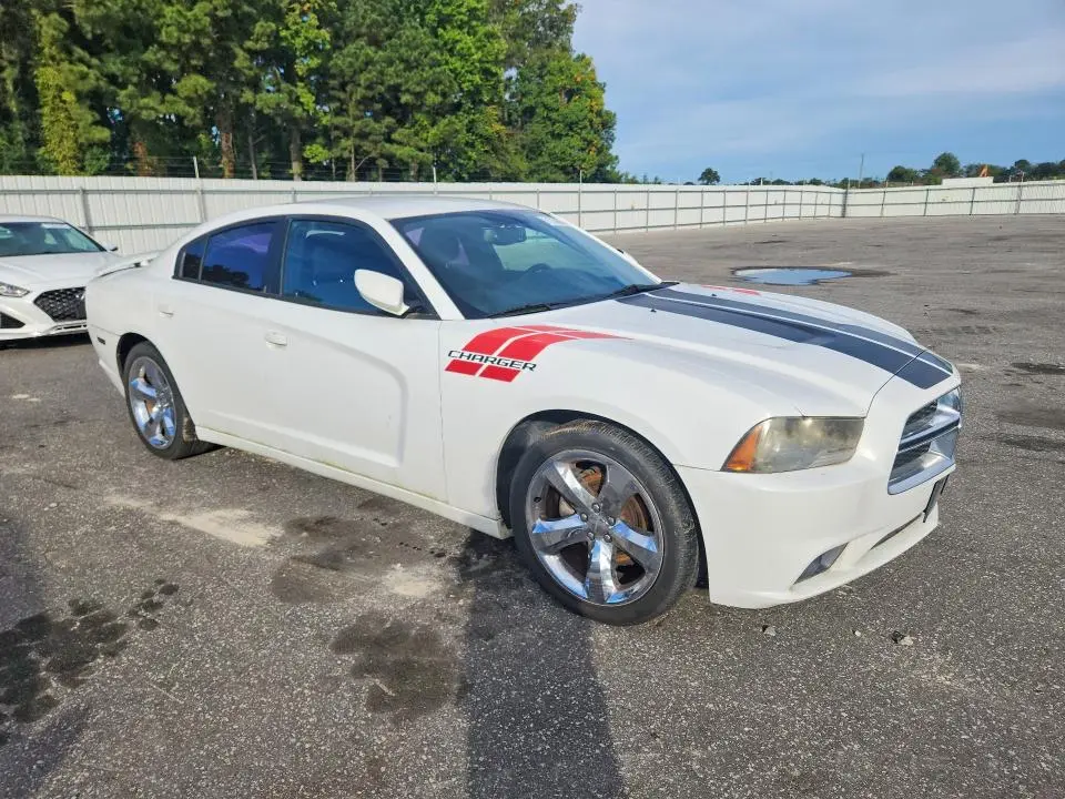 2012 DODGE CHARGER SXT  