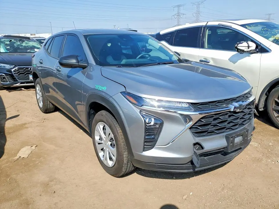 2025 CHEVROLET TRAX LS  
