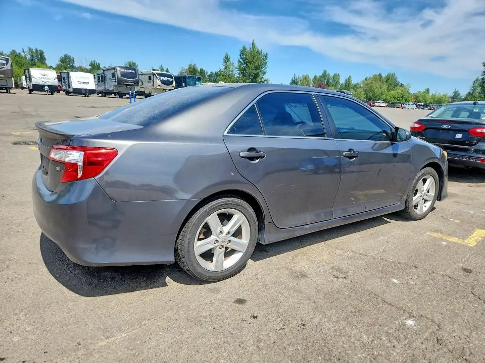 2014 TOYOTA CAMRY SE  