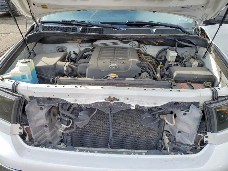 2013 TOYOTA TUNDRA CREWMAX SR5  