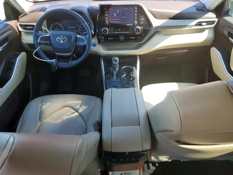 2021 TOYOTA HIGHLANDER HYBRID XLE  