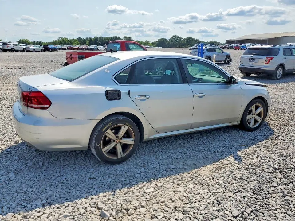 2013 VOLKSWAGEN PASSAT SE  