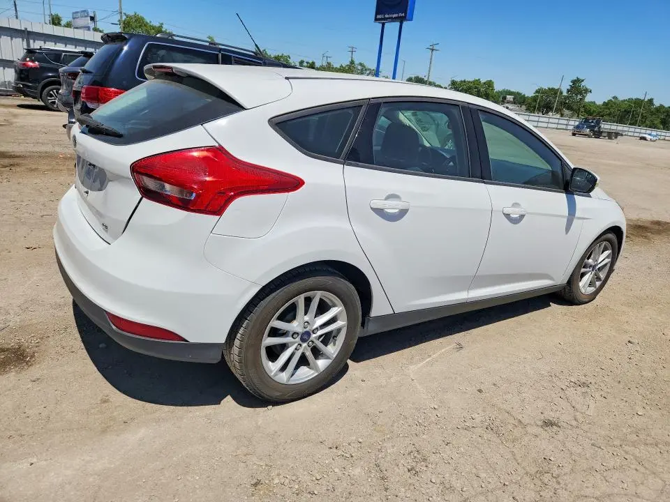 2017 FORD FOCUS SE  
