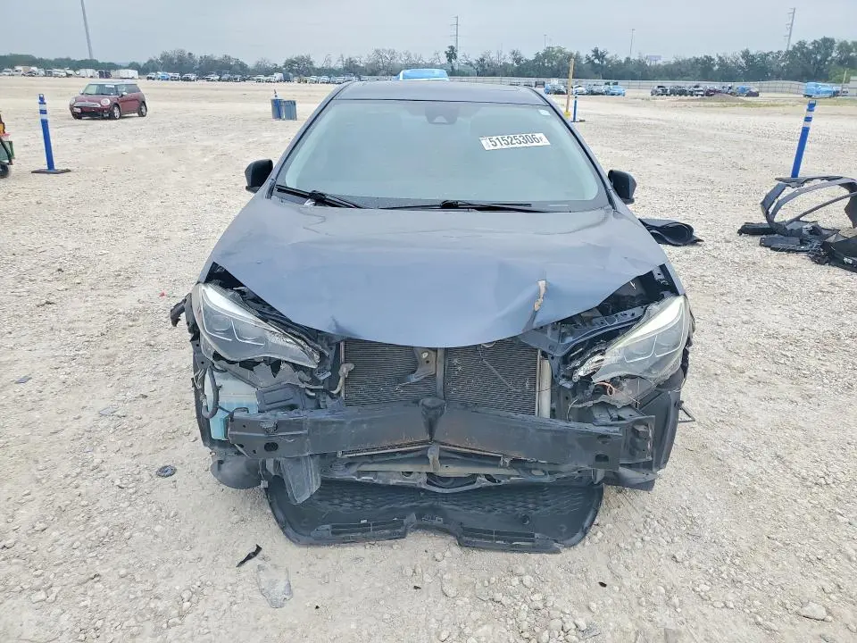 2018 TOYOTA COROLLA SE  