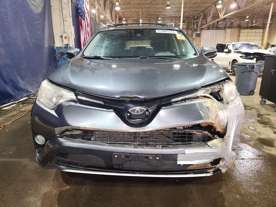 2018 TOYOTA RAV4 XLE  