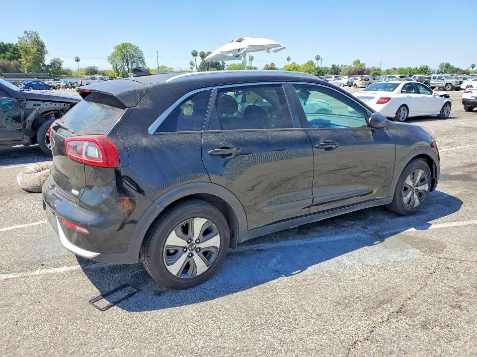 2017 KIA NIRO LX  