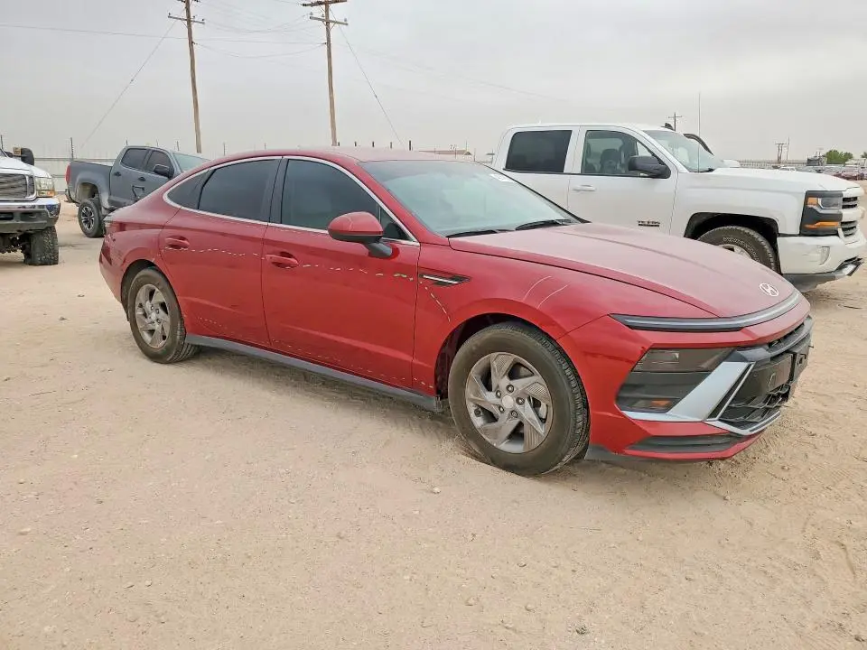 2025 HYUNDAI SONATA SE  