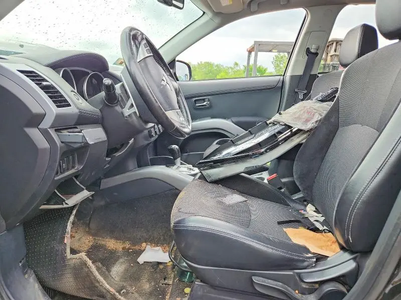 2012 MITSUBISHI OUTLANDER SE  