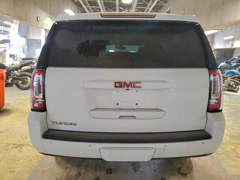 2018 GMC YUKON SLE  