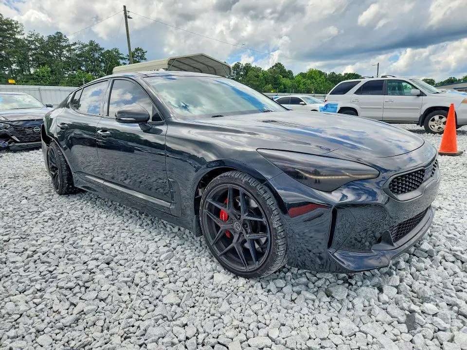 2019 KIA STINGER GT2  