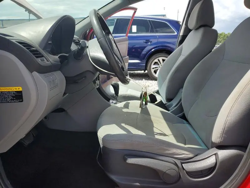 2014 HYUNDAI ACCENT SE  