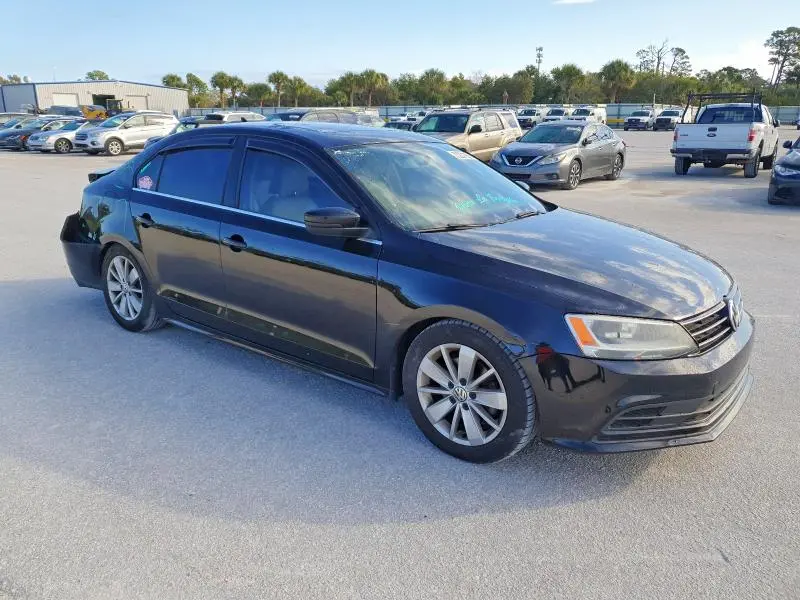 2016 VOLKSWAGEN JETTA SE  