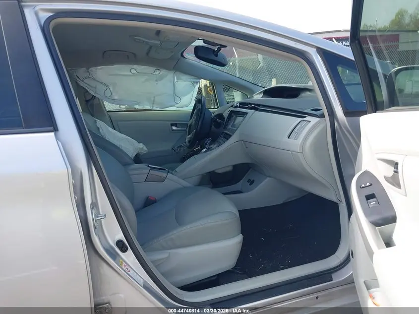 2014 TOYOTA PRIUS FOUR
