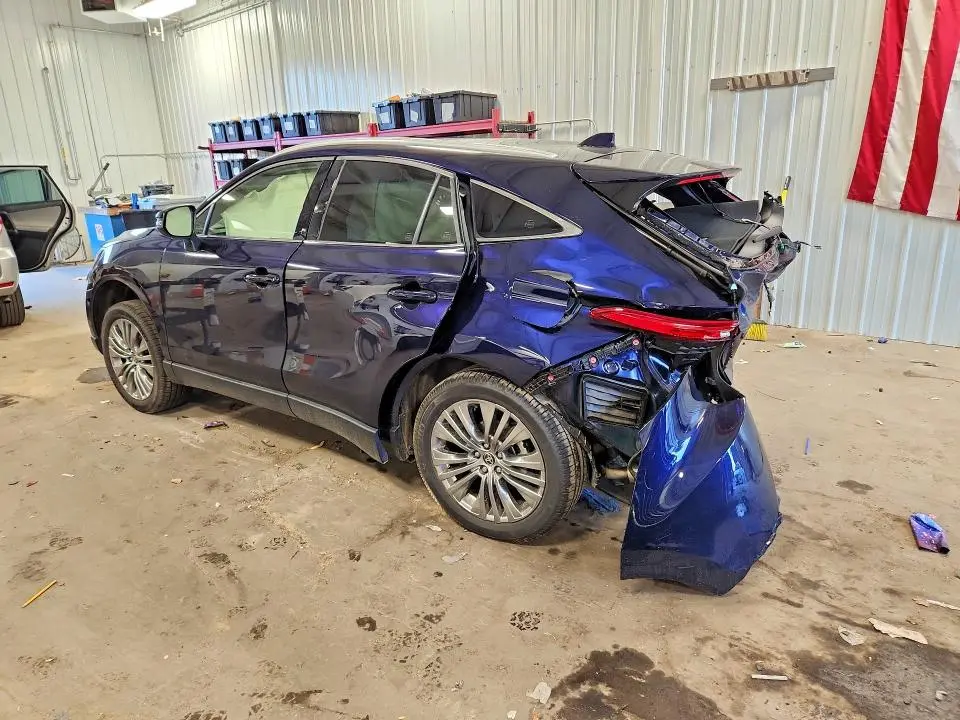 2022 TOYOTA VENZA XLE  