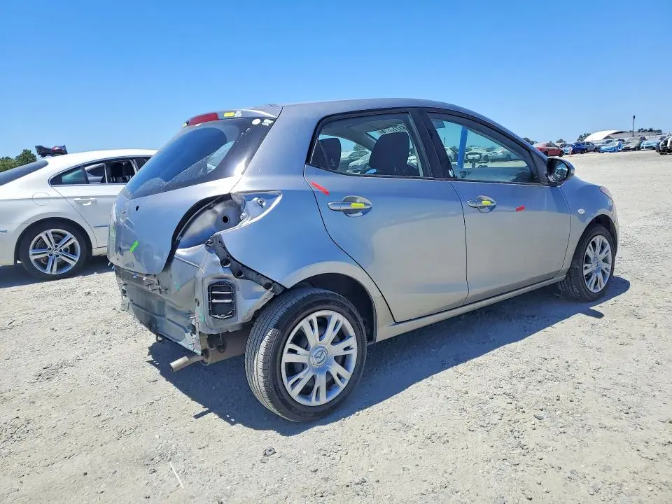 2011 MAZDA MAZDA2   