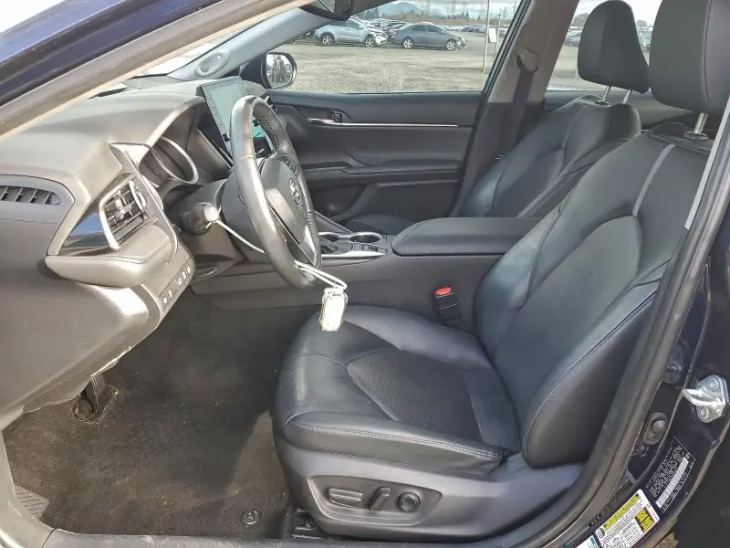 2022 TOYOTA CAMRY XLE  