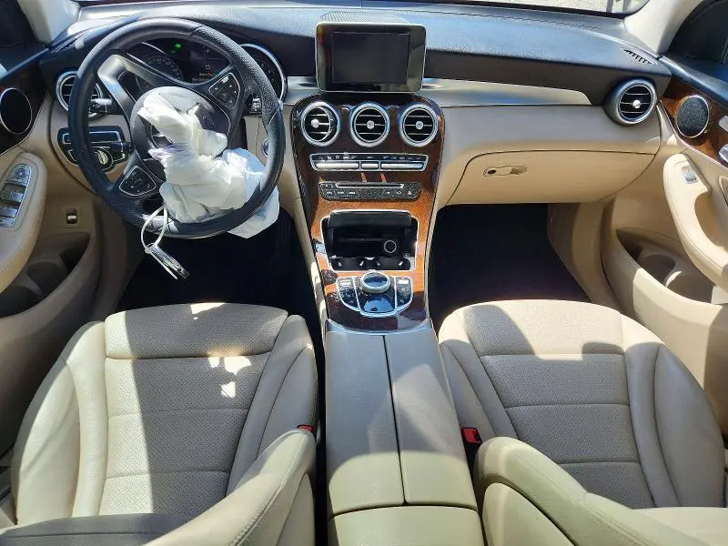 2019 MERCEDES-BENZ GLC 300  