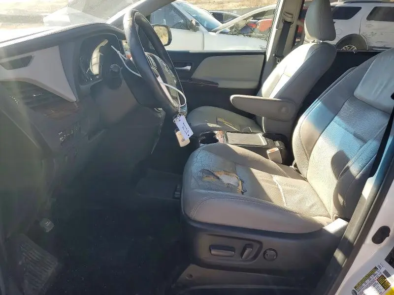 2016 TOYOTA SIENNA LIMITED PREMIUM 7-PASSENGER  