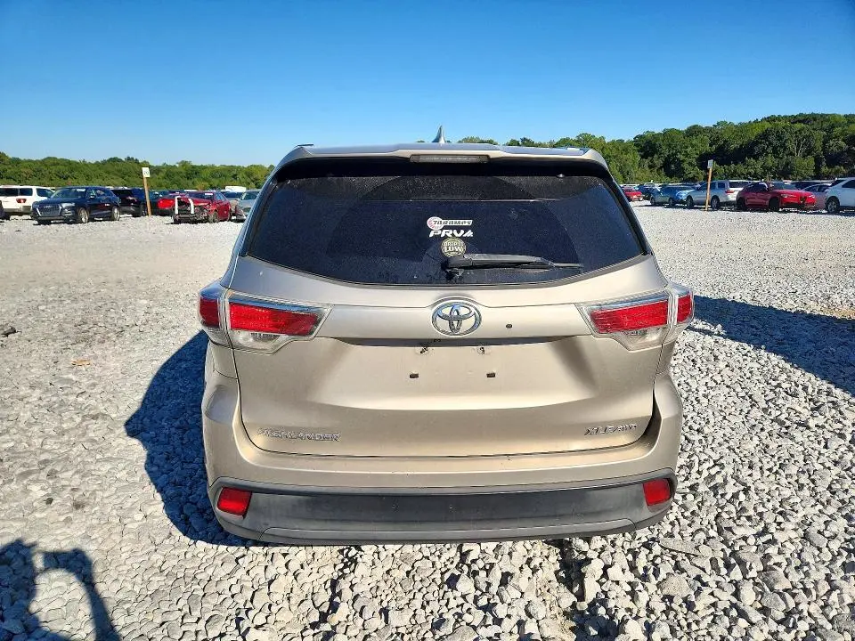 2015 TOYOTA HIGHLANDER XLE  