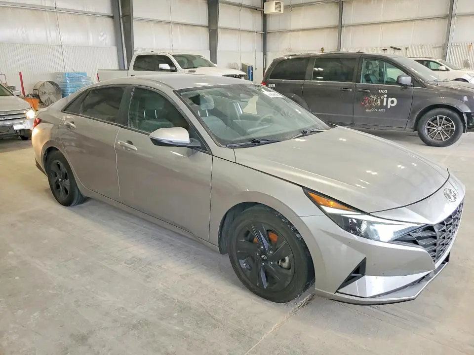 2021 HYUNDAI ELANTRA SEL  