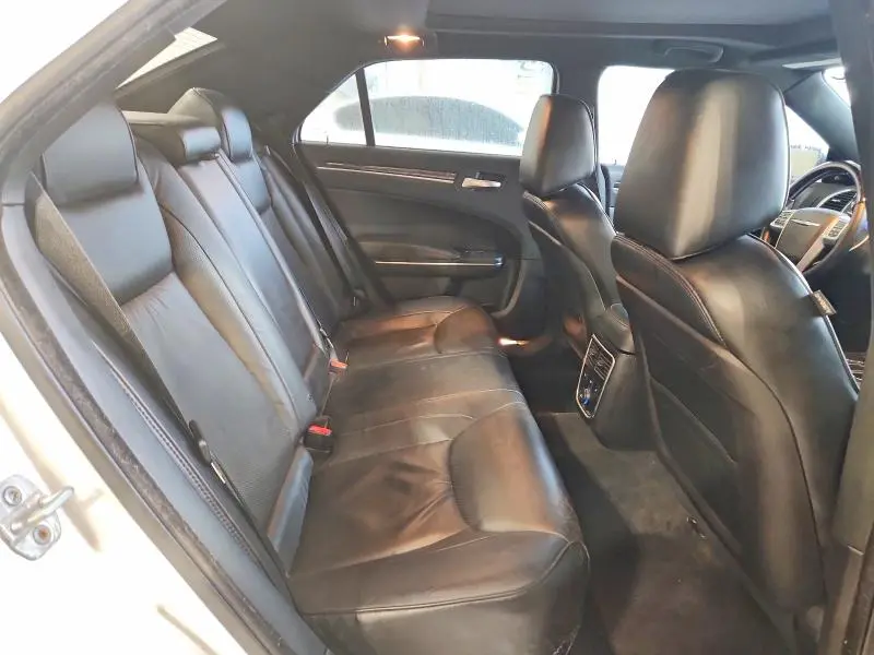 2011 CHRYSLER 300C   