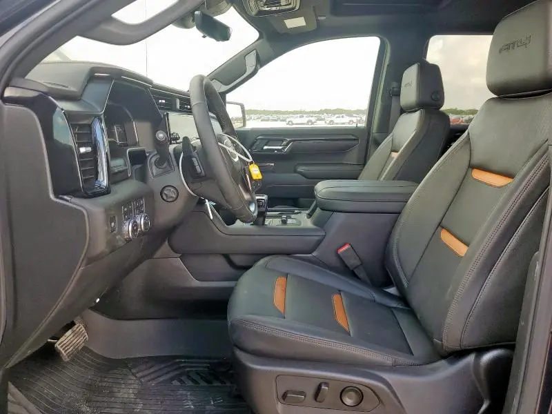 2025 GMC SIERRA K1500 AT4  